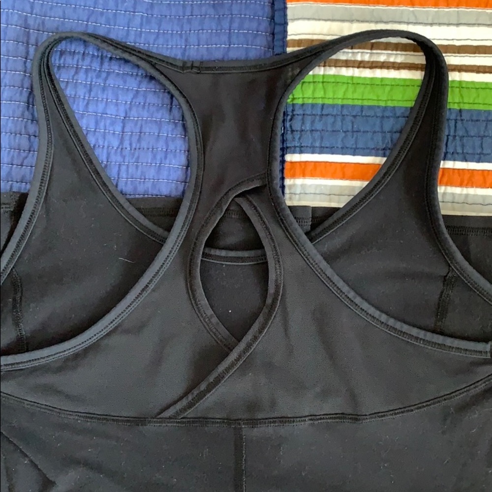 Black Lululemon tank